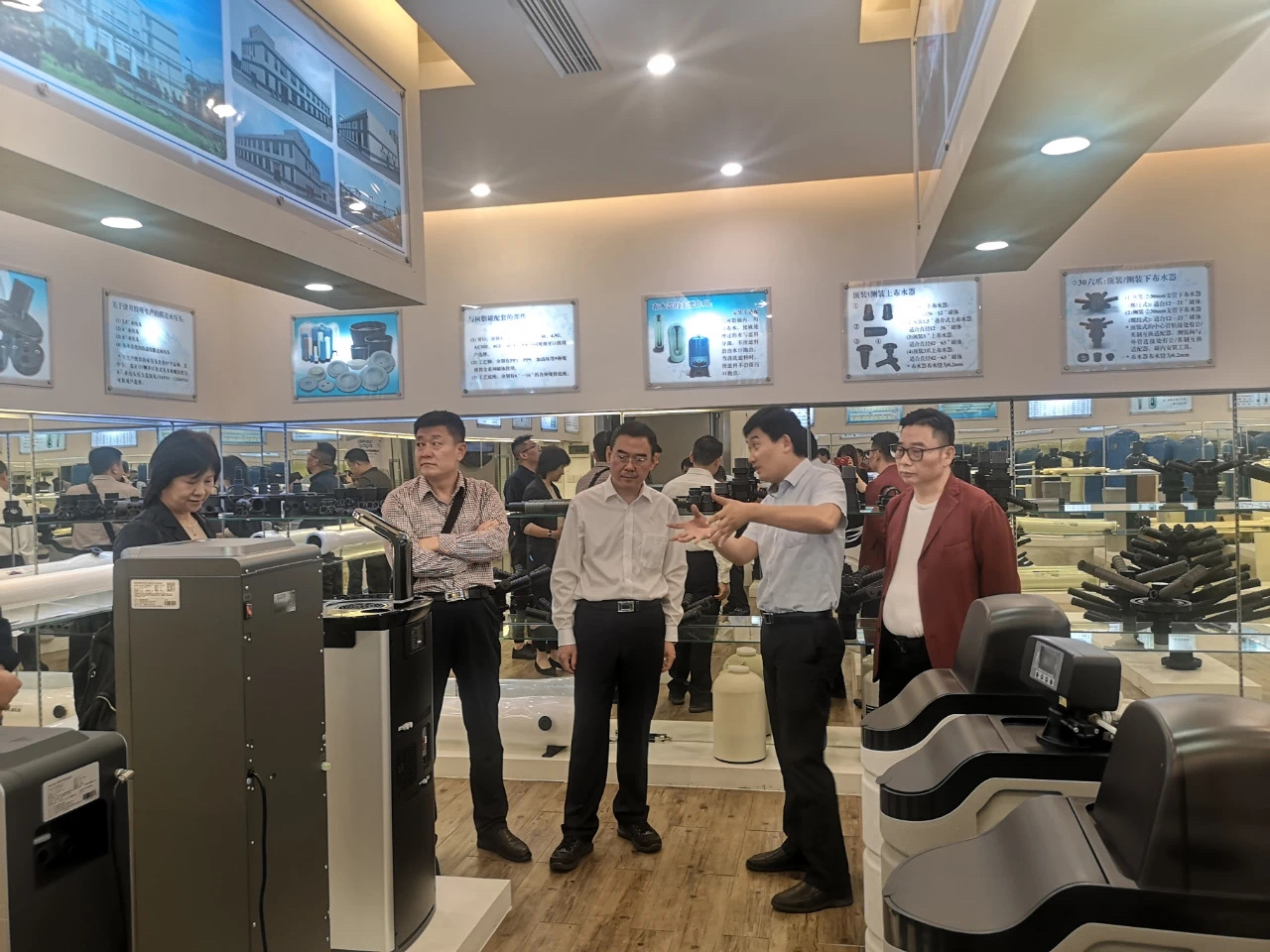 淄博市委统战部考察组莅临胜游亚洲子公司奥斯博